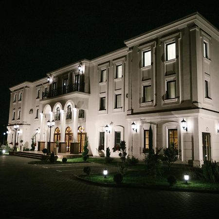 Hotel Beli Dvor Cacak Exterior photo