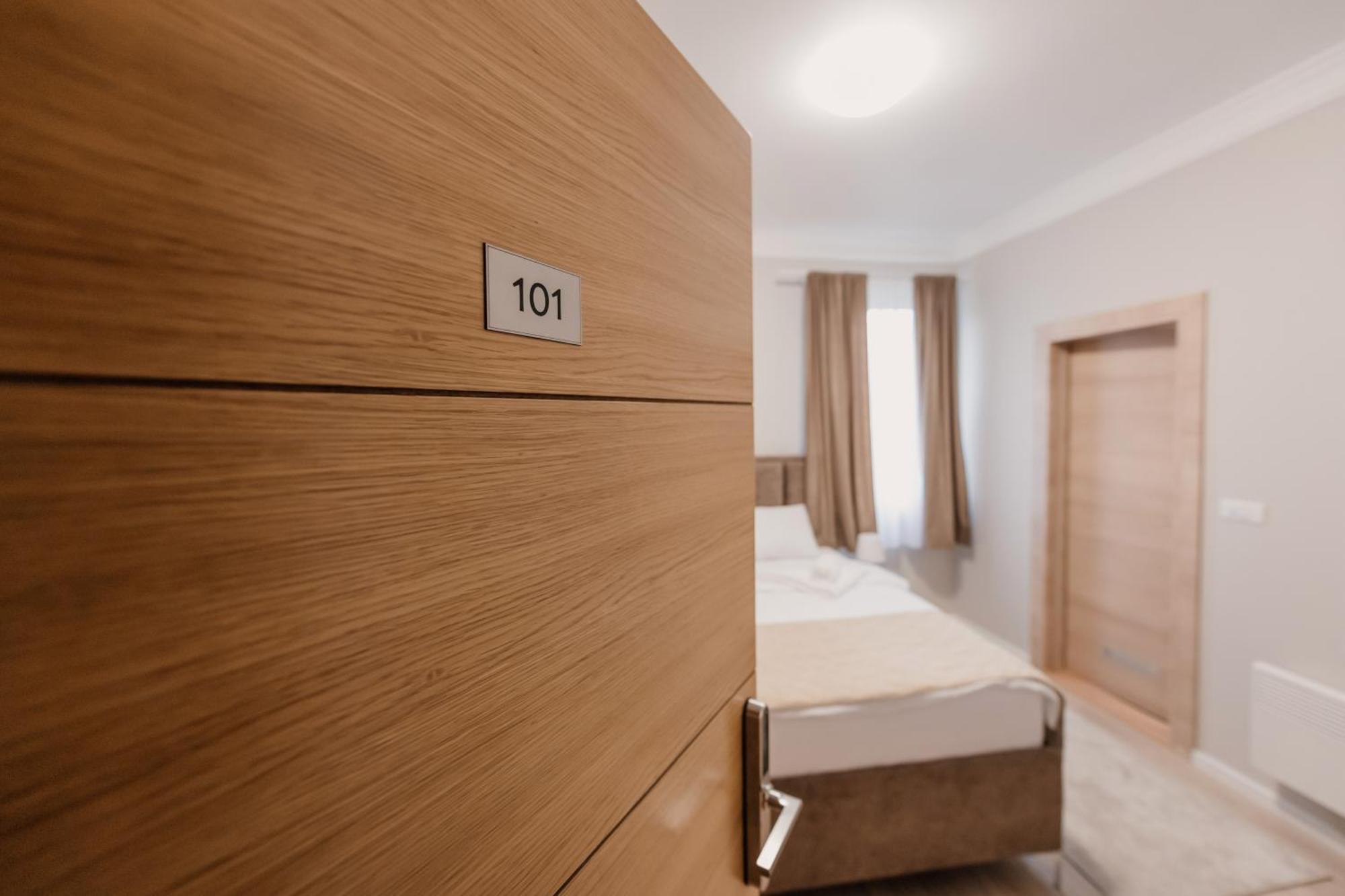 Hotel Beli Dvor Cacak Room photo