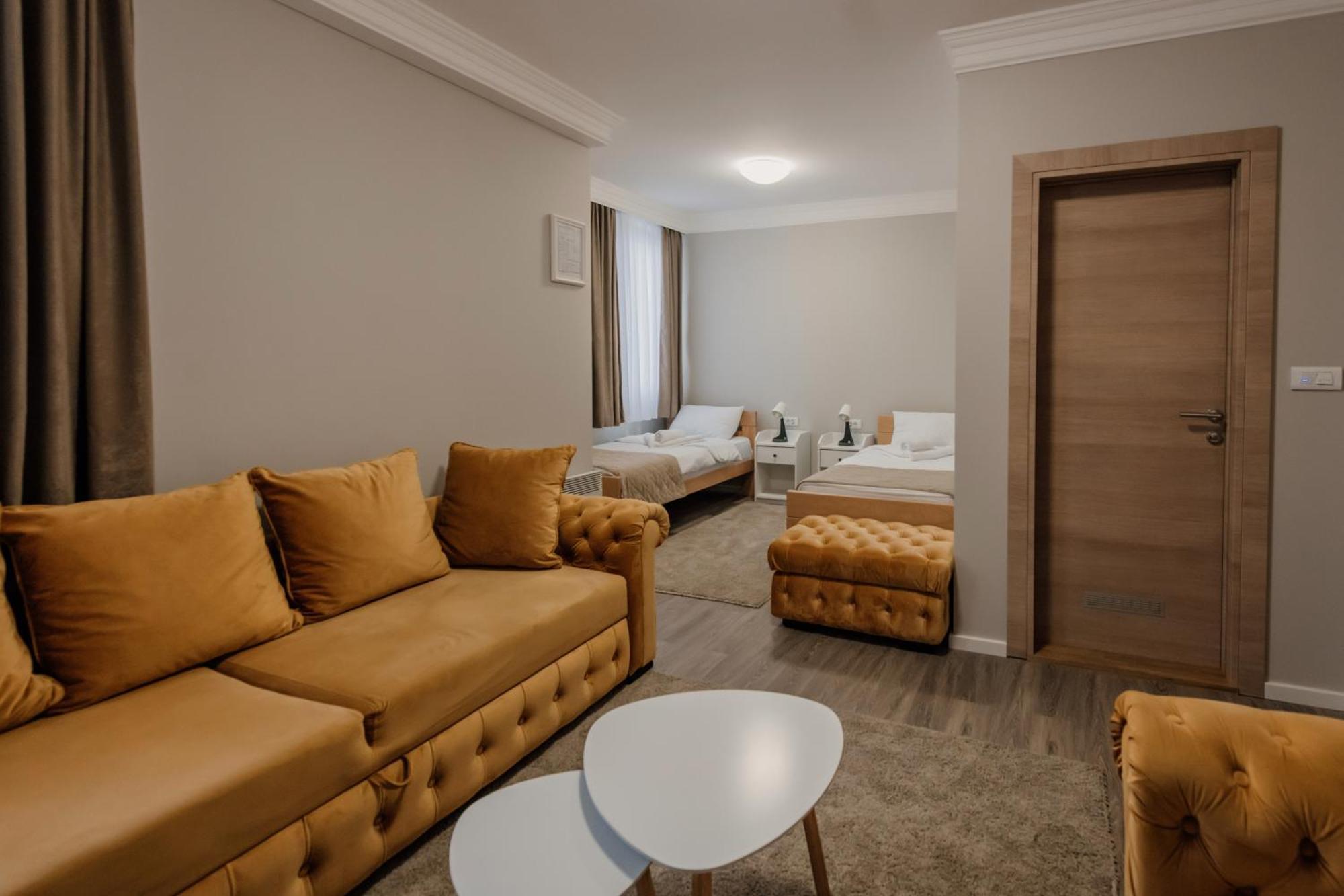 Hotel Beli Dvor Cacak Exterior photo