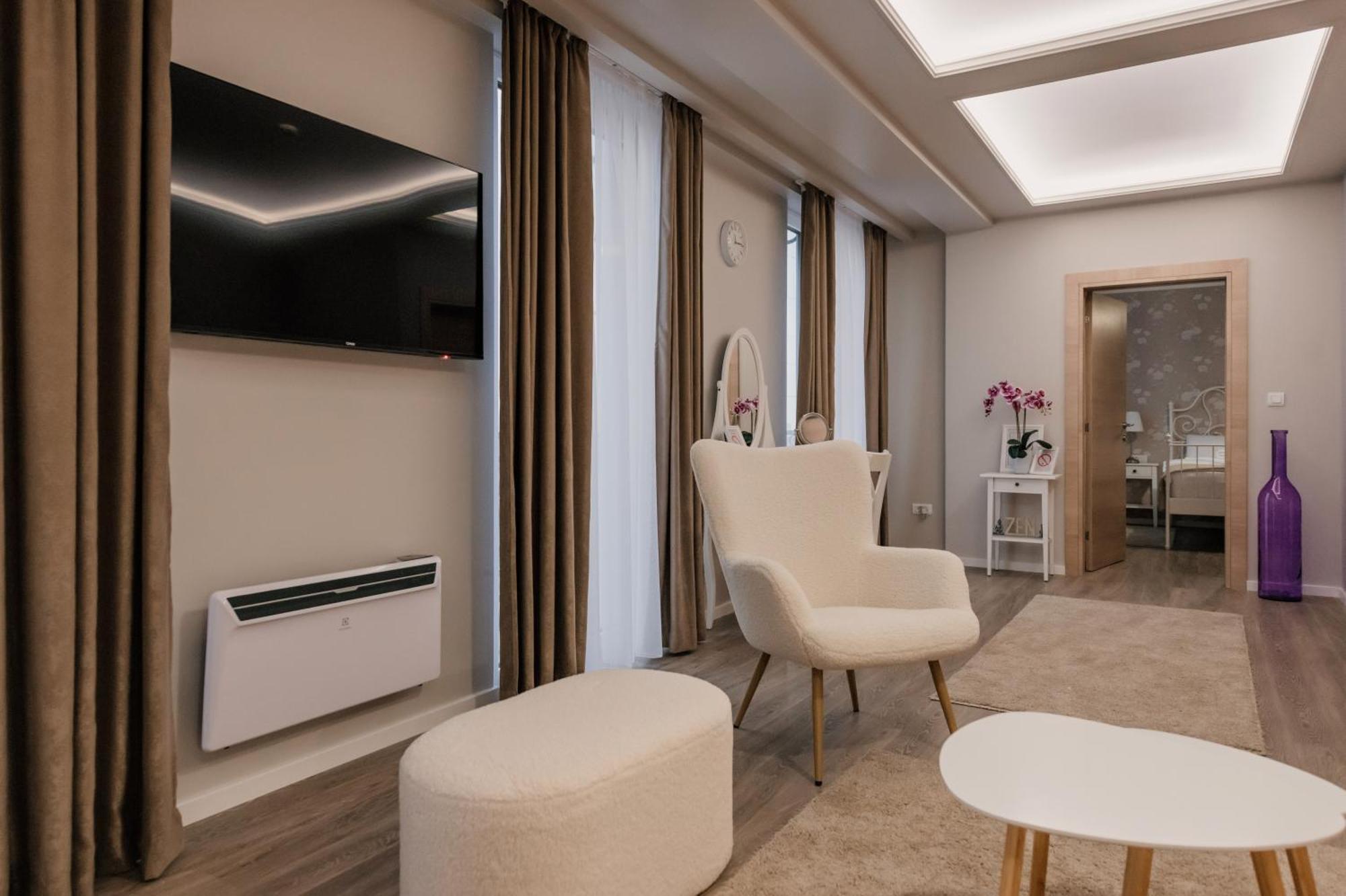 Hotel Beli Dvor Cacak Exterior photo